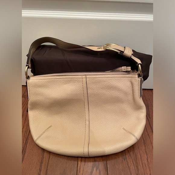 Coach shoulder bag - Picture 3 of 3